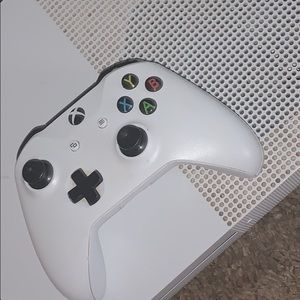 Xbox is good and the microsoft computer is missing one button